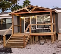 Gable Roof w/Deck