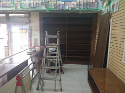 Retail counter w/shelves